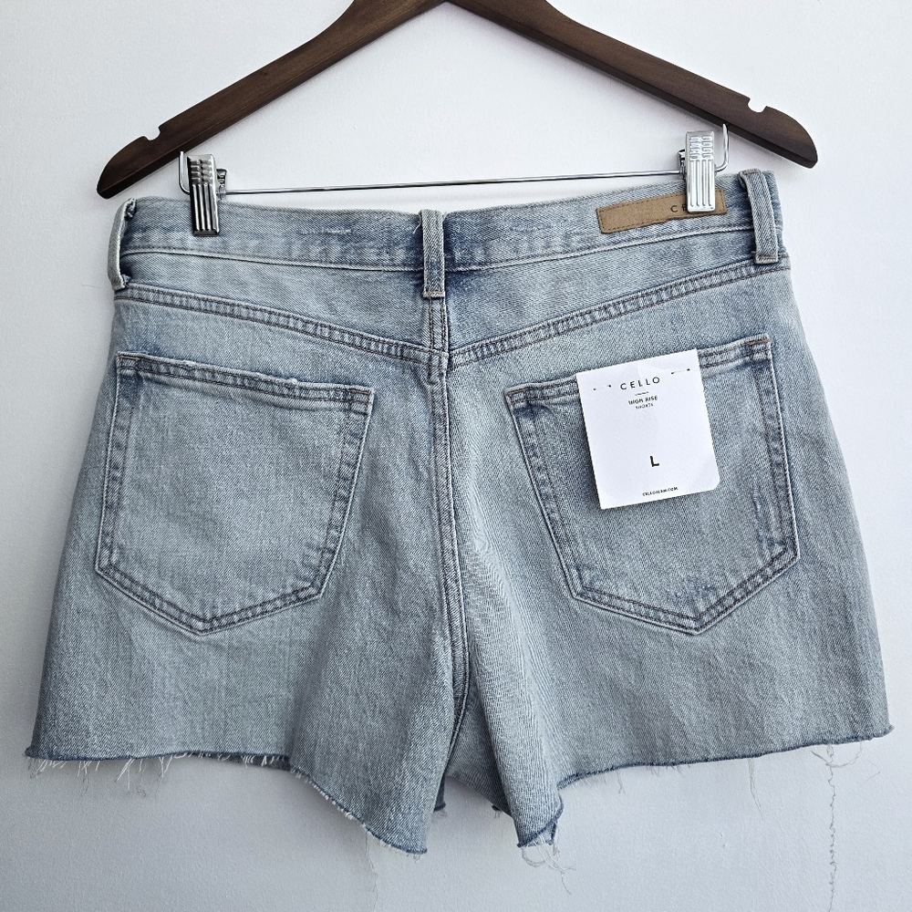 CELLO Light Blue Jean High Rise Shorts Distressed Cut-Off Style Size Large NWT